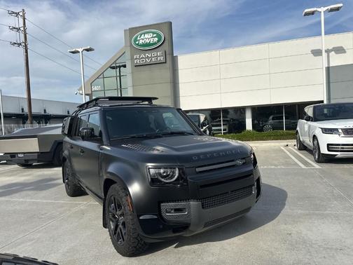 2024 Land Rover Defender P400 Outbound