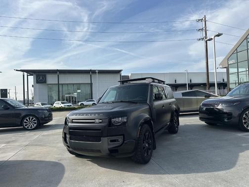 2024 Land Rover Defender P400 Outbound