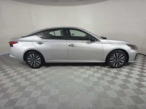 Brilliant Silver Metallic 2025 Nissan Altima SV