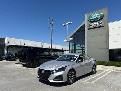 Brilliant Silver Metallic 2025 Nissan Altima SV