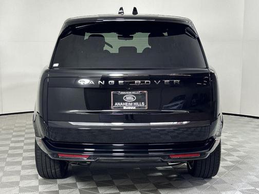 2025 Land Rover Range Rover P530 SE