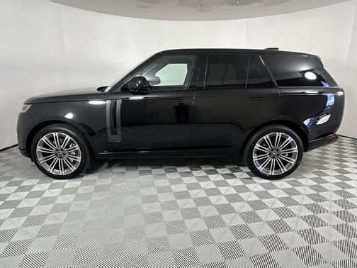 2025 Land Rover Range Rover P530 SE