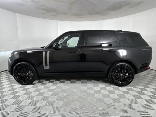 2025 Land Rover Range Rover P530 SE 7 Seat