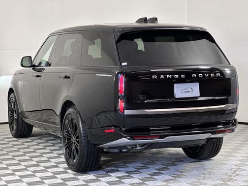 2025 Land Rover Range Rover P530 SE 7 Seat