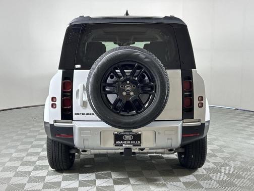 2025 Land Rover Defender P400 S