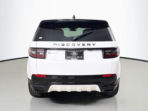Fuji White 2026 Land Rover Discovery Sport LANDMARK