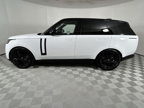 2025 Land Rover Range Rover P400 SE