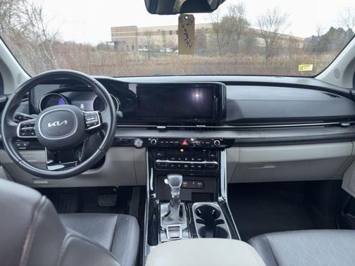 2024 Kia Carnival EX