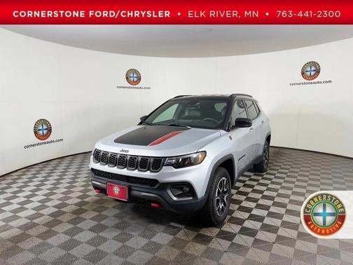 Silver Zynith Metallic Clearcoat 2025 Jeep Compass Trailhawk