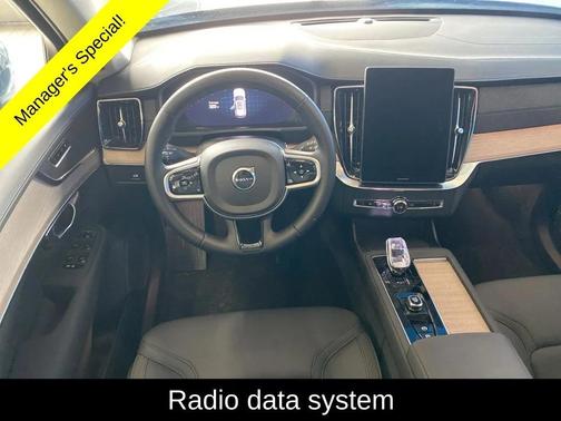 Denim Blue Metallic 2025 Volvo XC90 B6 Plus 7-Seater