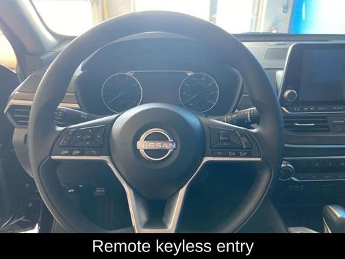 Super Black 2025 Nissan Altima 2.5 SV