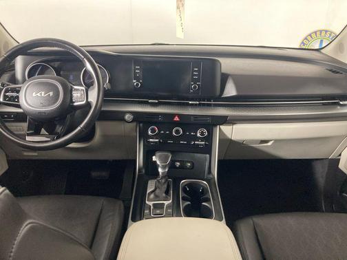 2024 Kia Carnival LX