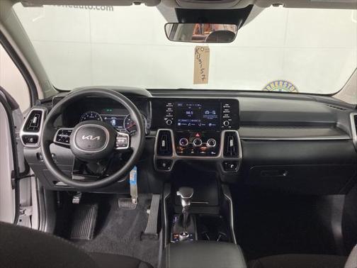 2022 Kia Sorento LX