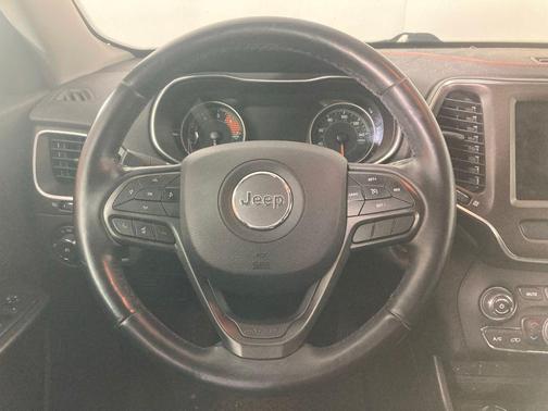 Diamond Black Crystal Pearlcoat 2019 Jeep Cherokee Trailhawk