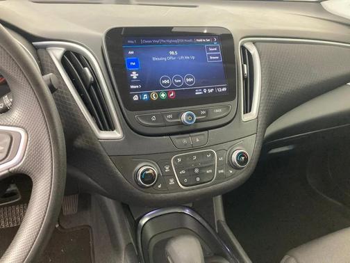 Lakeshore Blue Metallic 2024 Chevrolet Malibu FWD 1LT