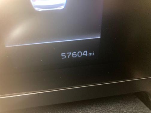 Gravity Gray 2023 Kia Sportage LX