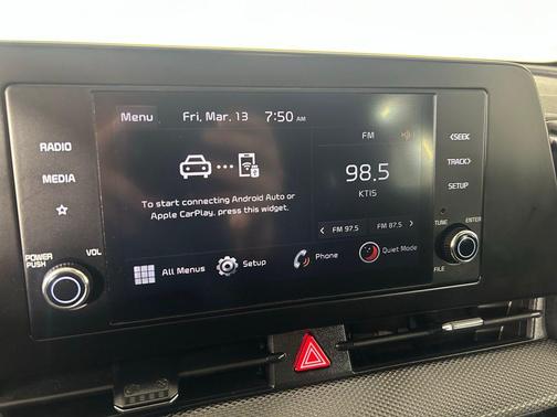 Everlasting Silver 2025 Kia Sportage LX