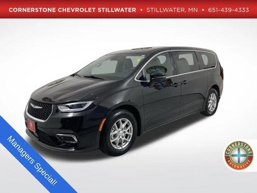 Diamond Black Crystal Pearlcoat 2025 Chrysler Pacifica L