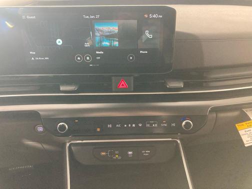 2026 Kia Carnival LXS