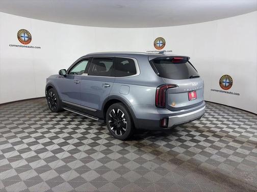 Everlasting Silver 2024 Kia Telluride SX