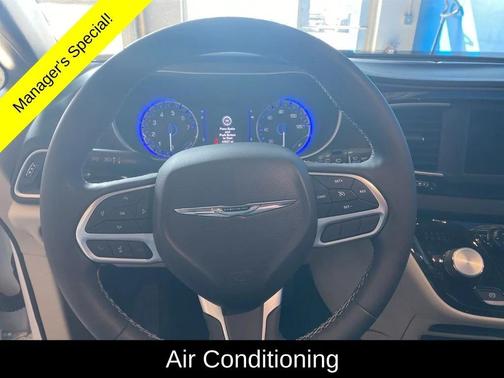 Bright White Clearcoat 2023 Chrysler Voyager LX