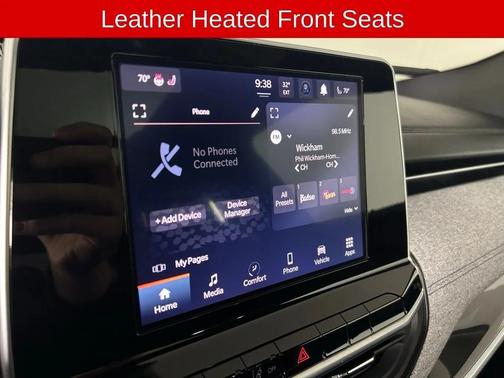 Diamond Black Crystal Pearlcoat 2025 Jeep Compass Latitude