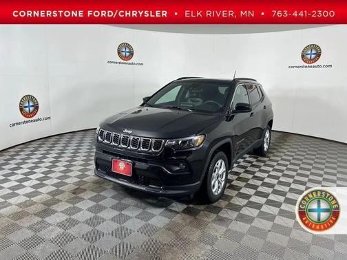 Diamond Black Crystal Pearlcoat 2025 Jeep Compass Latitude