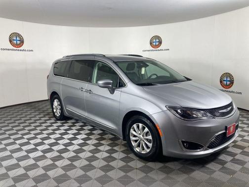 2018 Chrysler Pacifica Touring-L