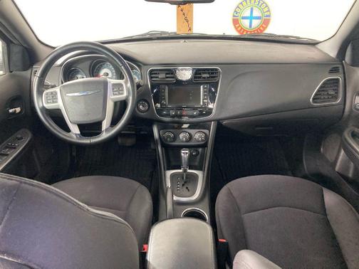 2013 Chrysler 200 Touring