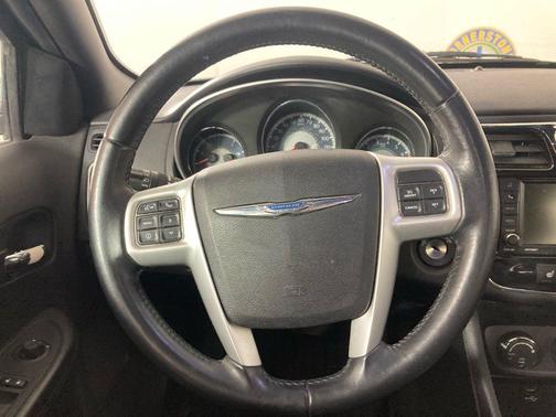 2013 Chrysler 200 Touring