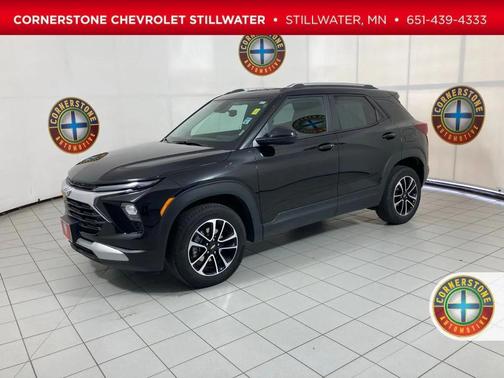 Mosaic Black Metallic 2025 Chevrolet Trailblazer LT