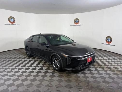 Aurora Black Pearl 2025 Kia K4 LXS