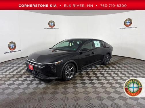Aurora Black Pearl 2025 Kia K4 LXS