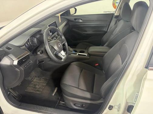 White 2025 Nissan Altima 2.5 SV
