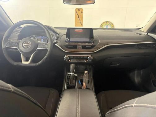 White 2025 Nissan Altima 2.5 SV