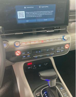 Atlas White 2025 Hyundai KONA SEL