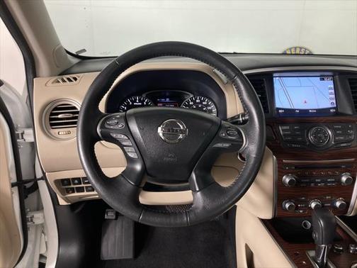 2017 Nissan Pathfinder Platinum