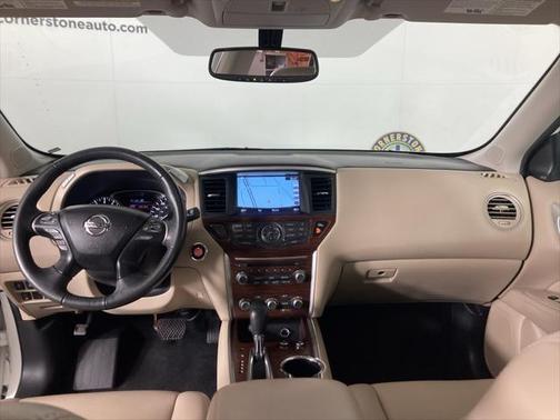 2017 Nissan Pathfinder Platinum