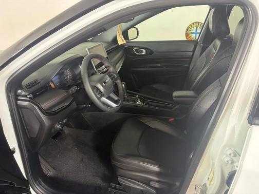Bright White Clearcoat 2025 Jeep Compass Trailhawk