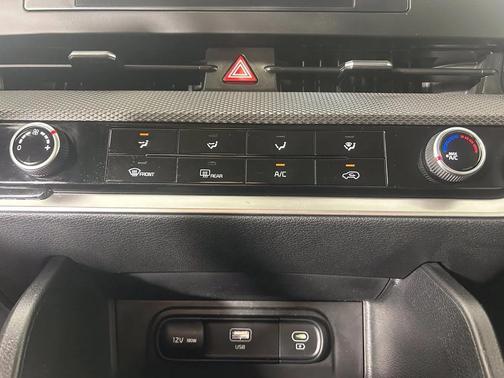 Fusion Black 2024 Kia Sportage LX
