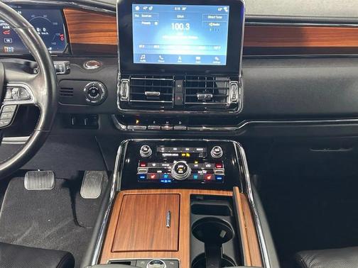 Infinite Black Metallic 2019 Lincoln Navigator L Reserve