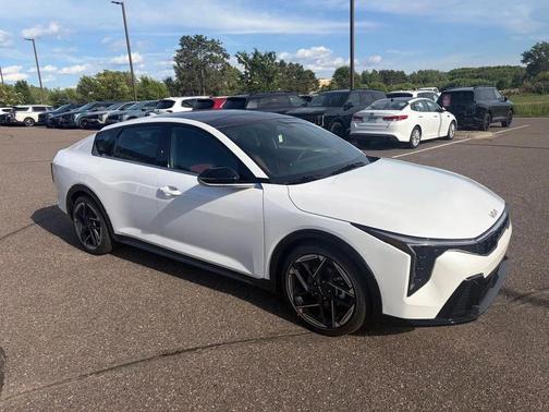 Snow White Pearl 2026 Kia K4 GT-Line