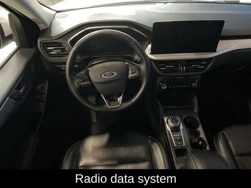 Star White Metallic Tri-Coat 2024 Ford Escape Platinum