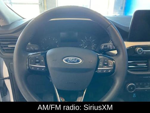 Oxford White 2022 Ford Escape SE