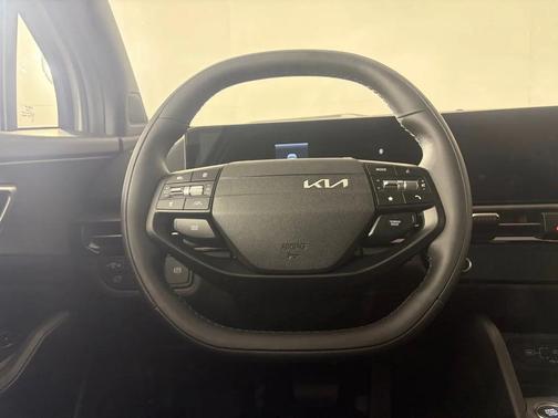 Glacial White Pearl 2026 Kia Sportage X-Line