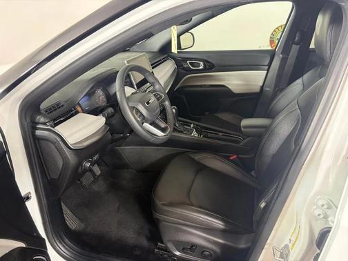 Bright White Clearcoat 2025 Jeep Compass Limited