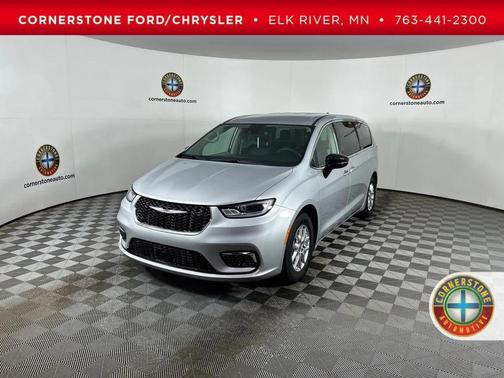 Silver Mist Clearcoat 2024 Chrysler Pacifica Touring L