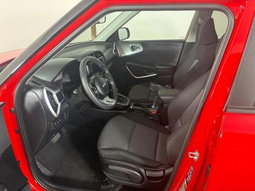 Inferno Red 2025 Kia Soul LX