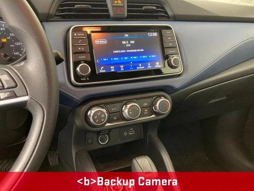 Super Black 2025 Nissan Versa 1.6 SV