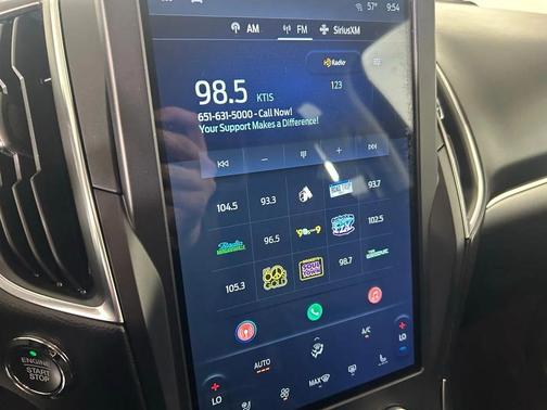Iconic Silver Metallic 2024 Ford Edge Titanium